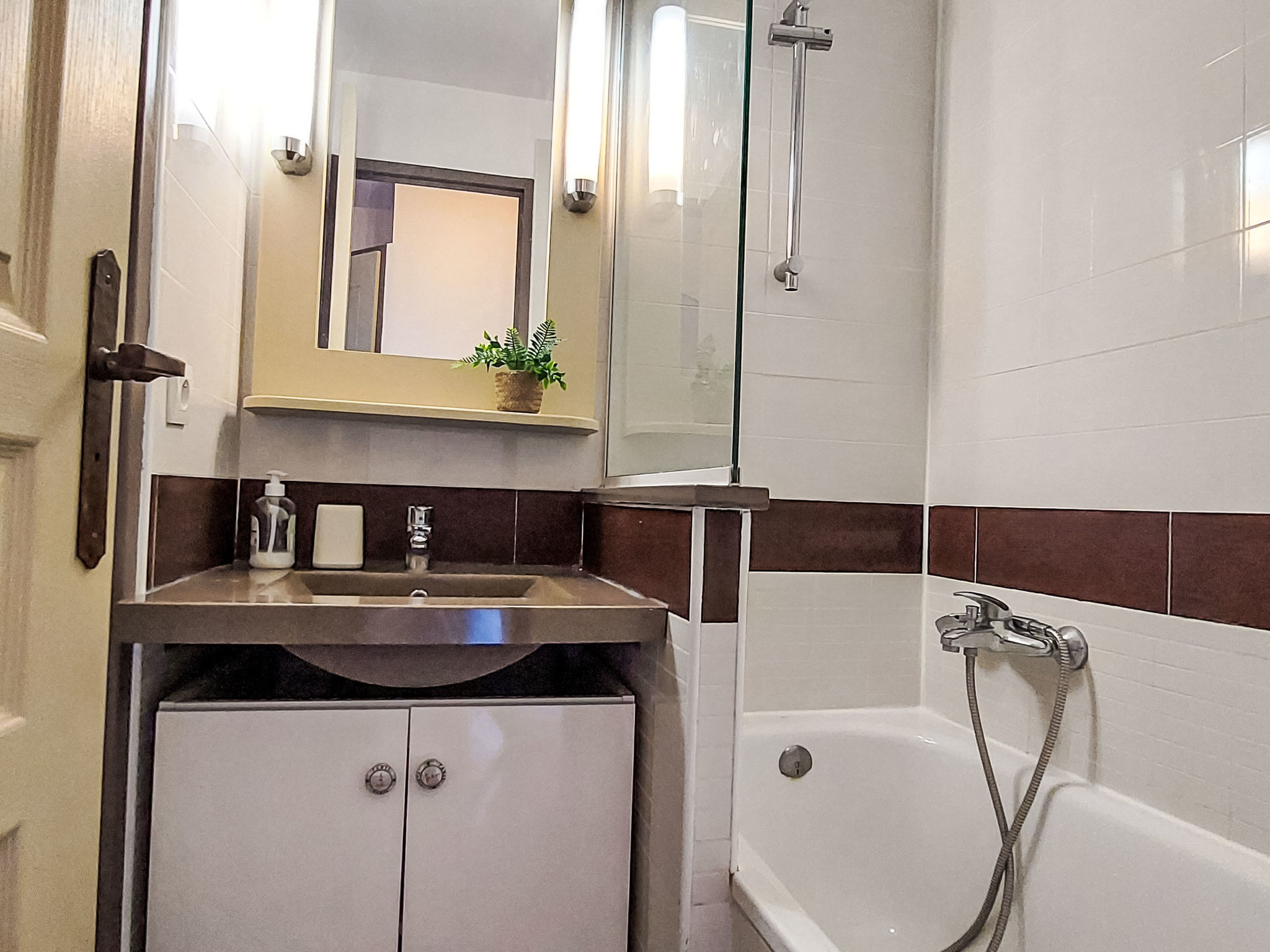 Photo of L'Esquinade (P3 115)