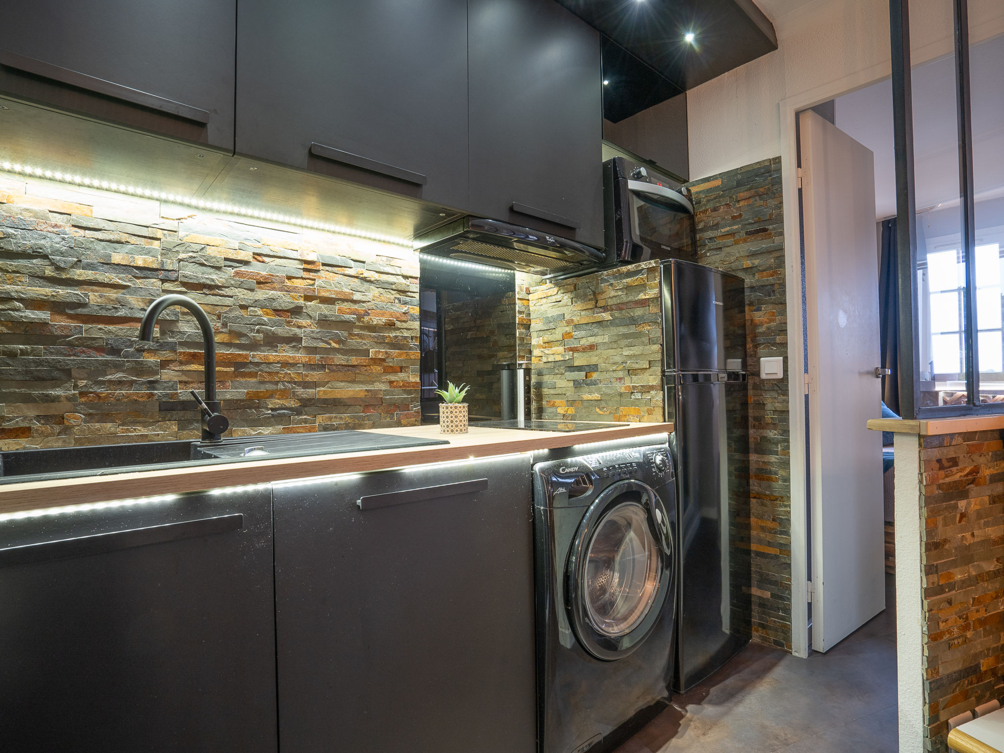 Photo of L'Esquinade (J4236)