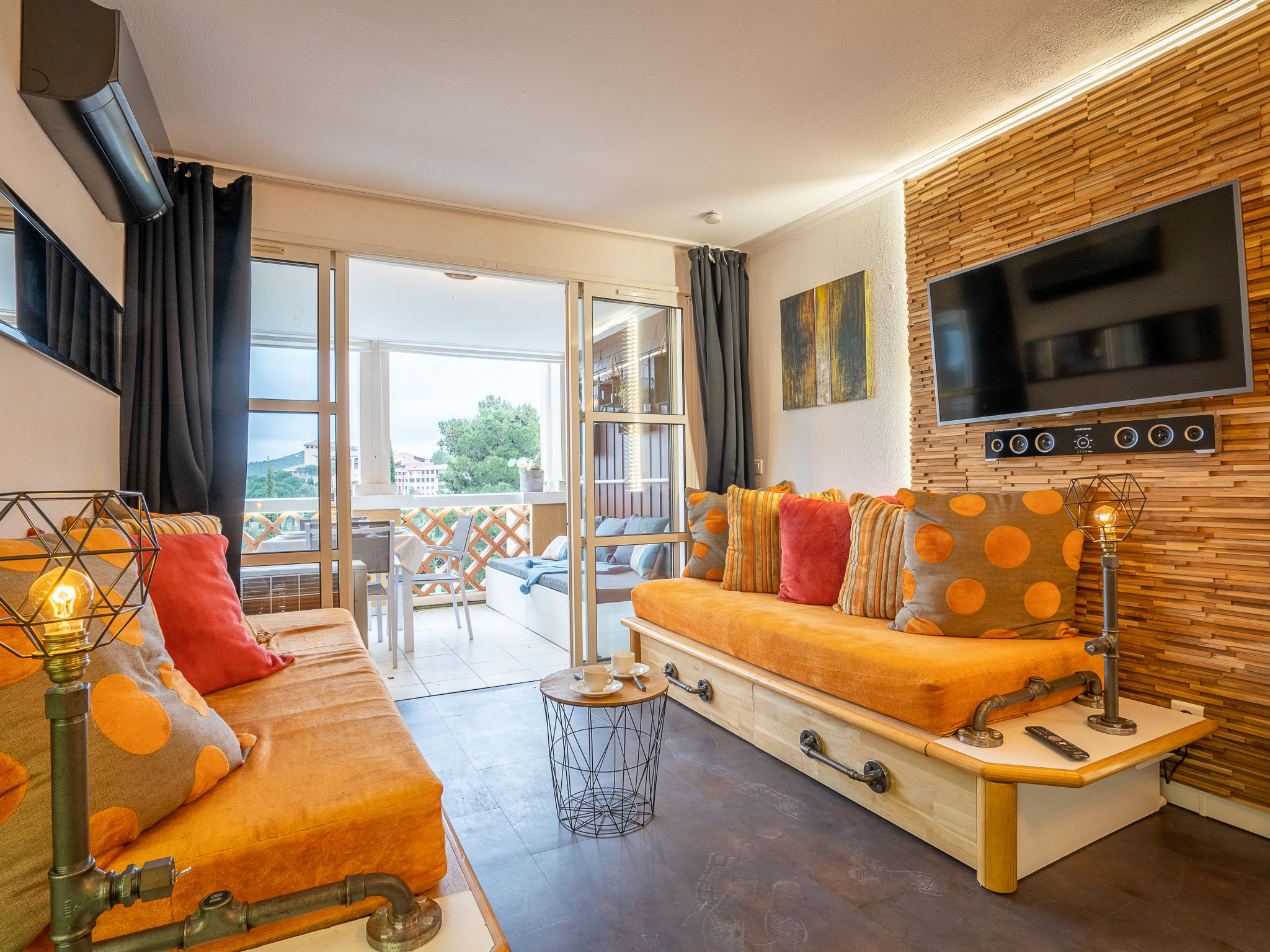 Photo of L'Esquinade (J4236)