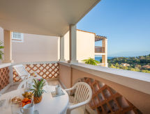 Knus appartement aan de Côte d'Azur met zwembaden en 800m van het strand - thumbnail 1