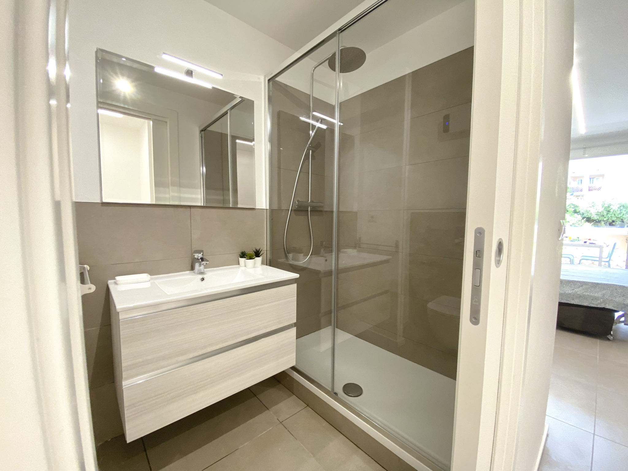 Photo of L'Esquinade (J2 206)