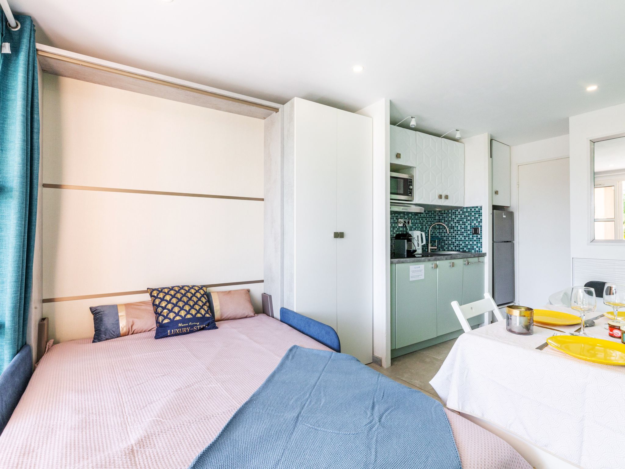 Photo of L'Esquinade P1 101