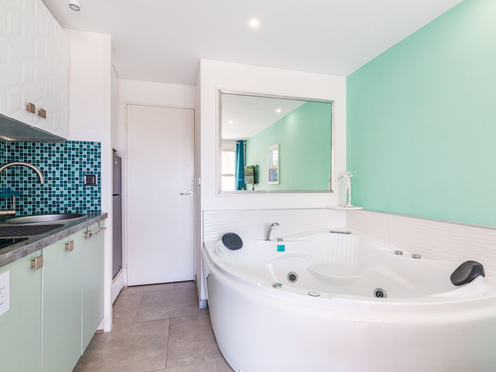 Photo of L'Esquinade P1 101