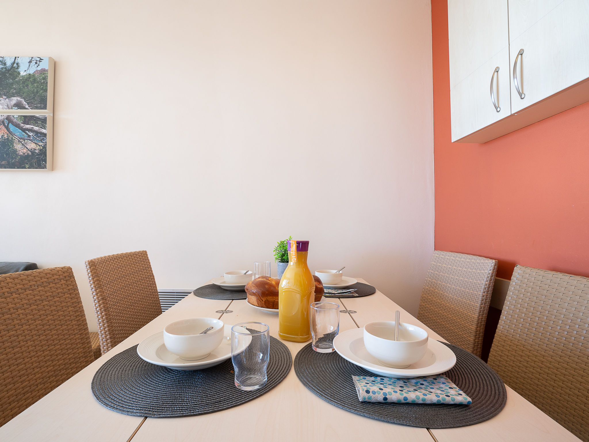 Photo of L'Esquinade (H4 233)