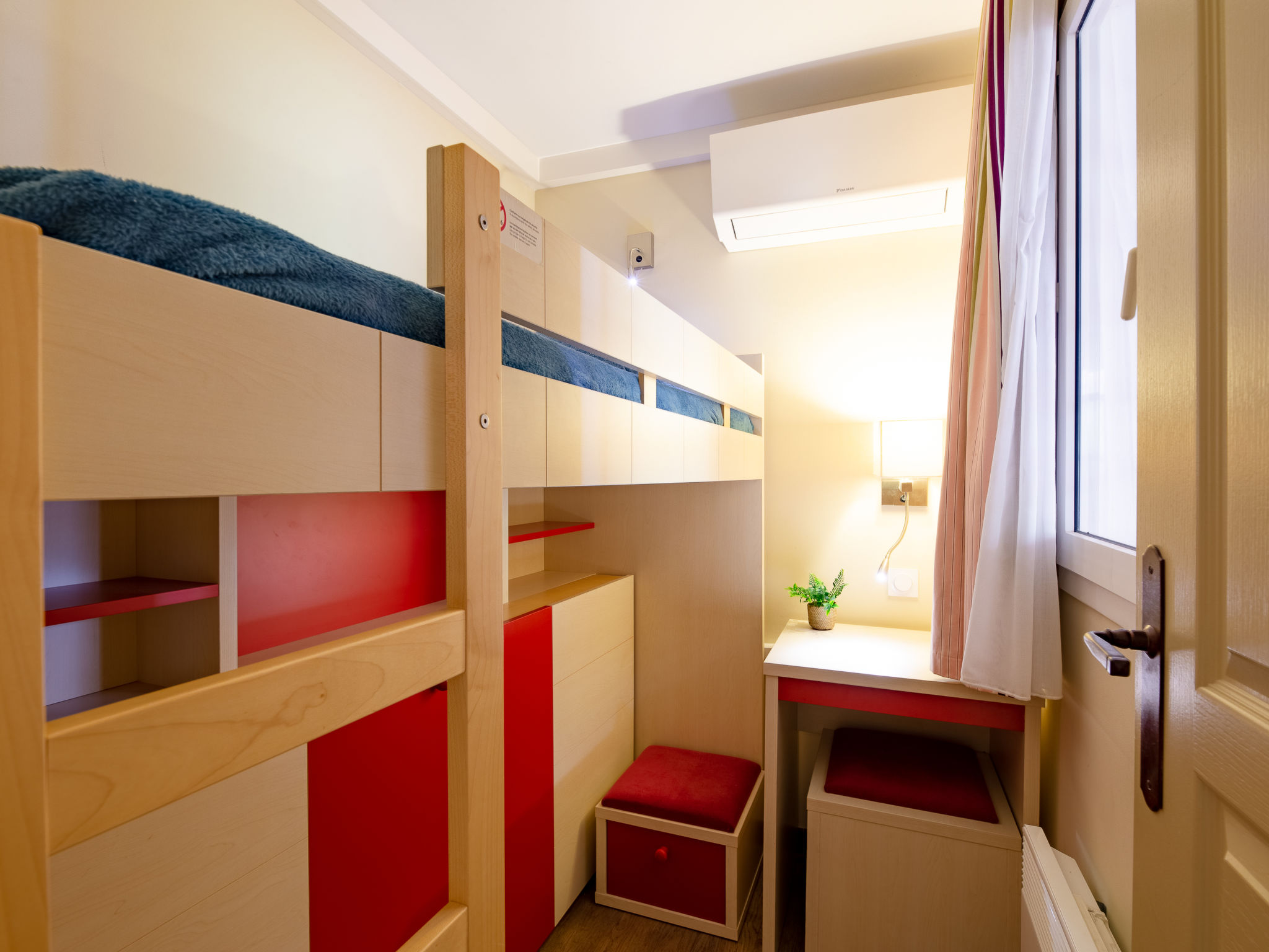 Photo of L'Esquinade (G3 122)