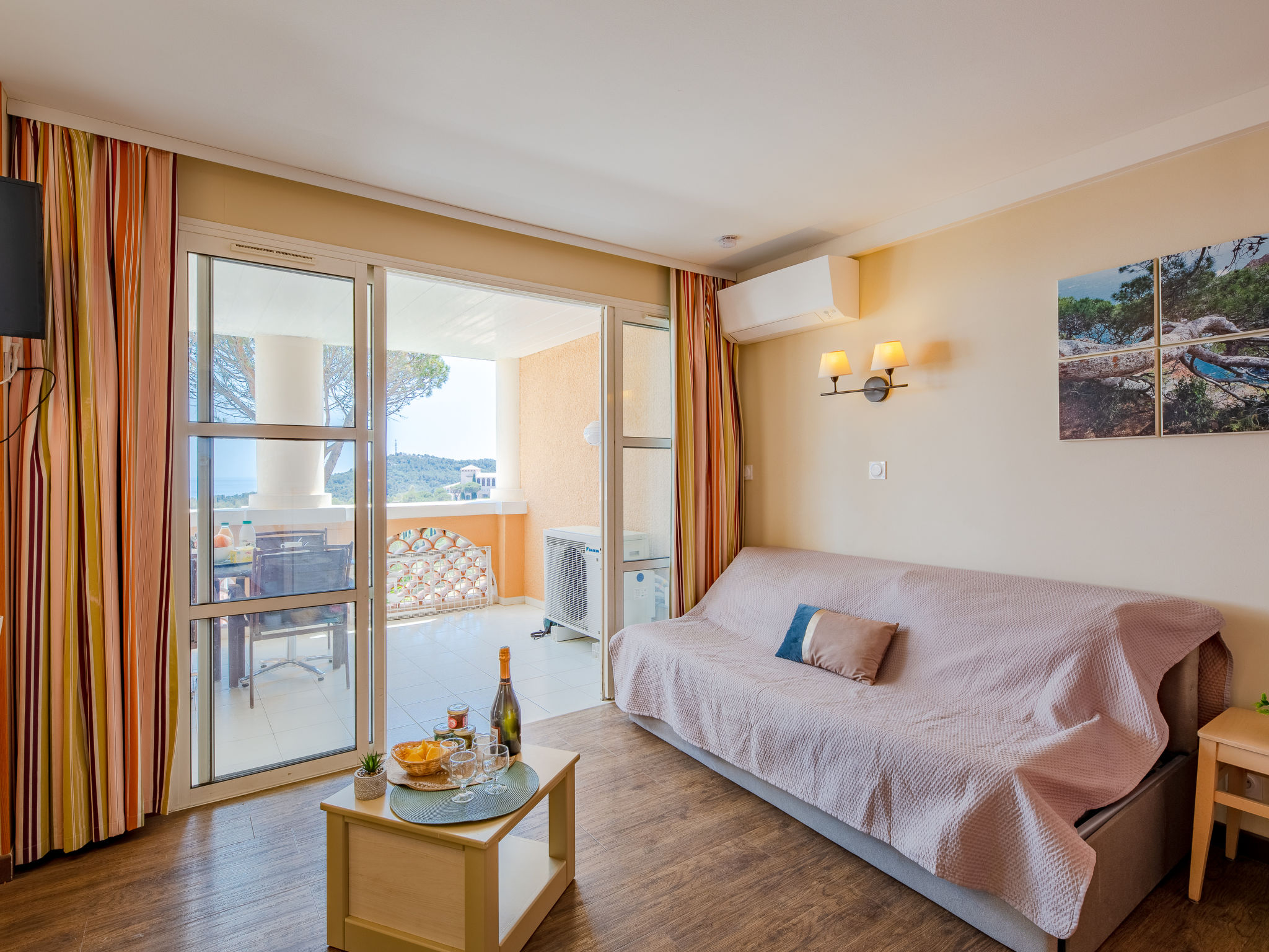 Photo of L'Esquinade (G3 122)