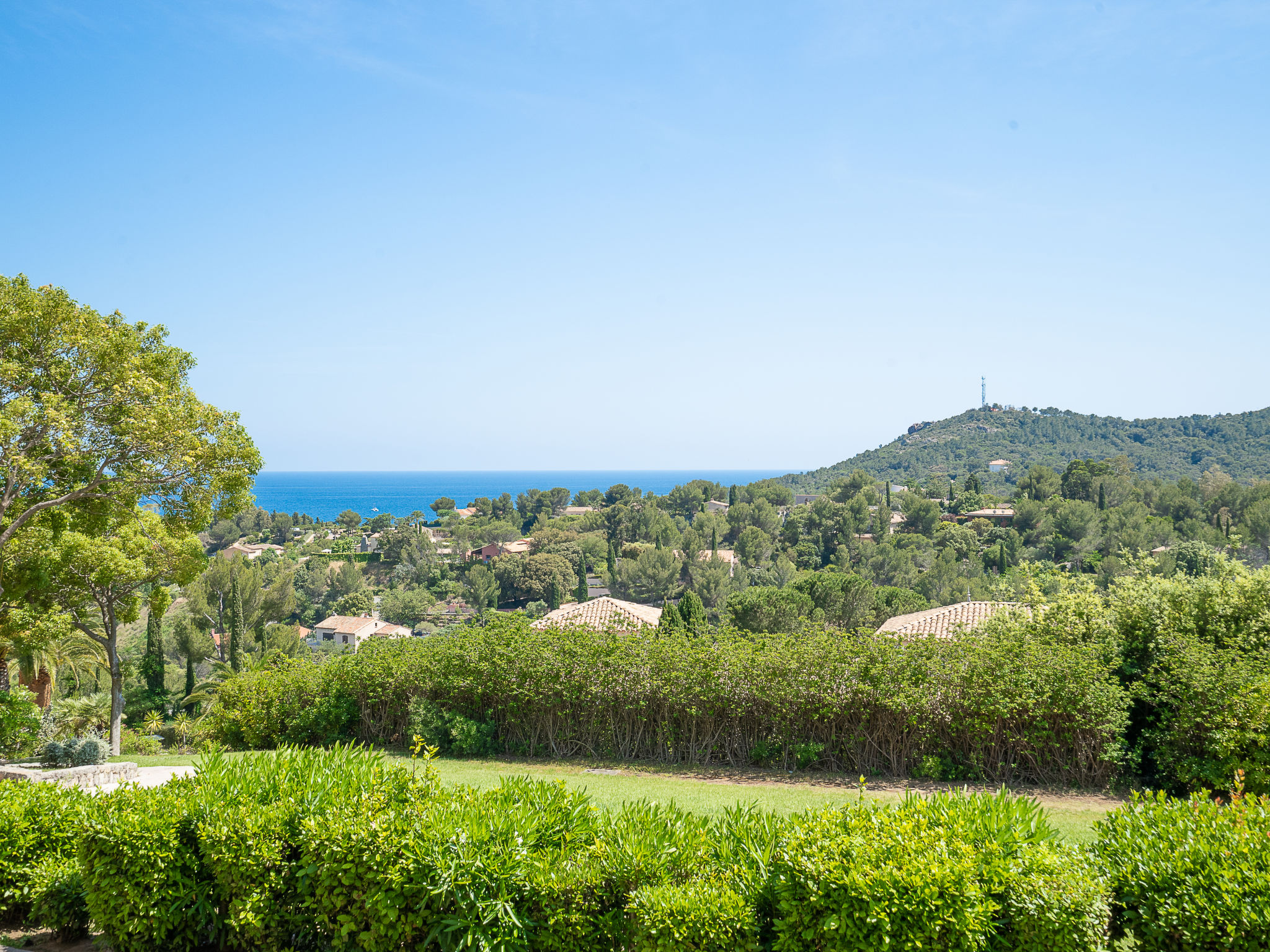 Photo of L'Esquinade P1 111