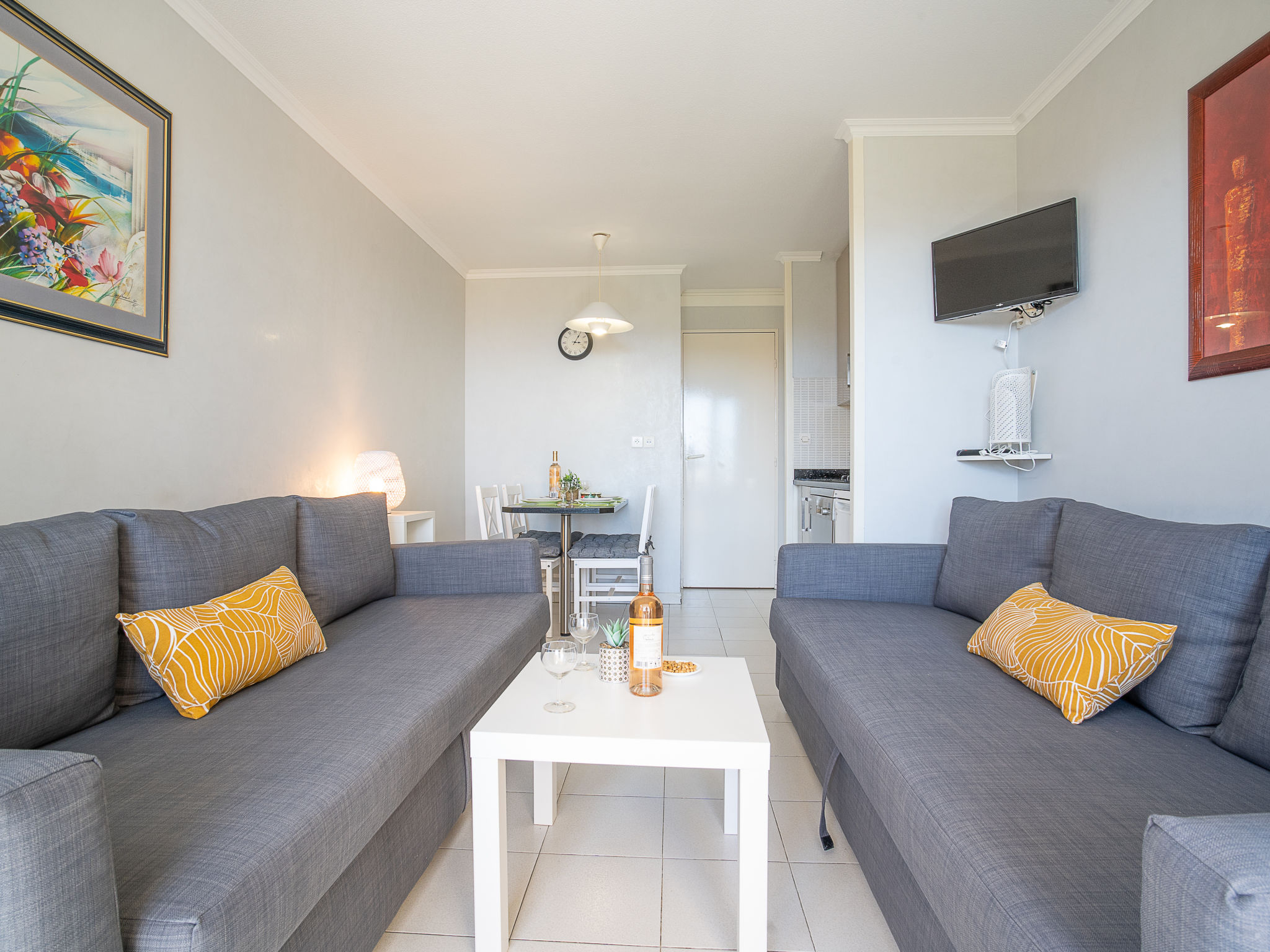 Photo of L'Esquinade P1 111