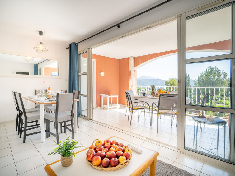 Search and Stay destination Saint-Raphaël, Provence-Alpes-Côte d'Azur - France from AU$ 262. Le Hameau (K4 124)