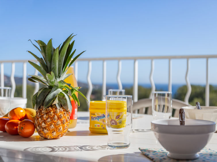 Search and Stay destination Saint-Raphaël, Provence-Alpes-Côte d'Azur - France from AU$ 263. Le Hameau (M4 333)