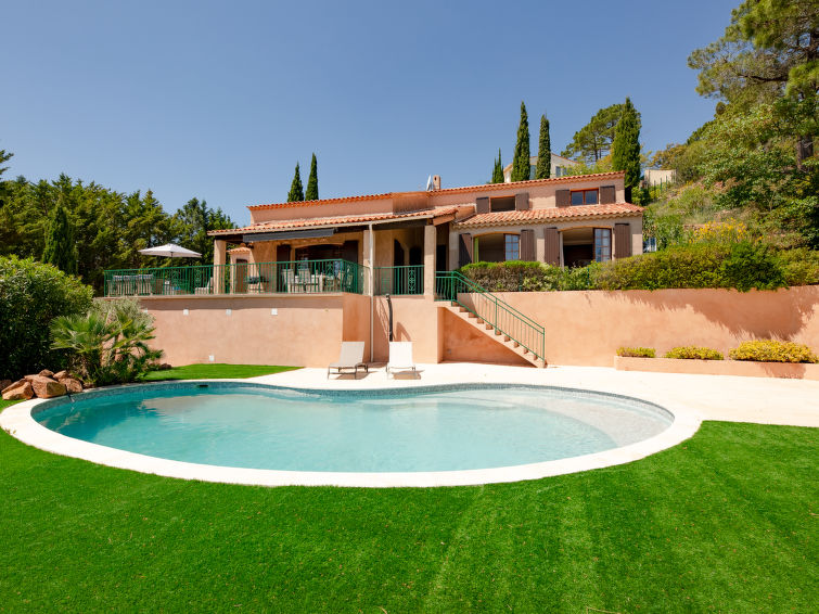 Zeezicht en luxe: Vakantiehuis Ponderosa in Théoule sur mer in Théoule sur mer