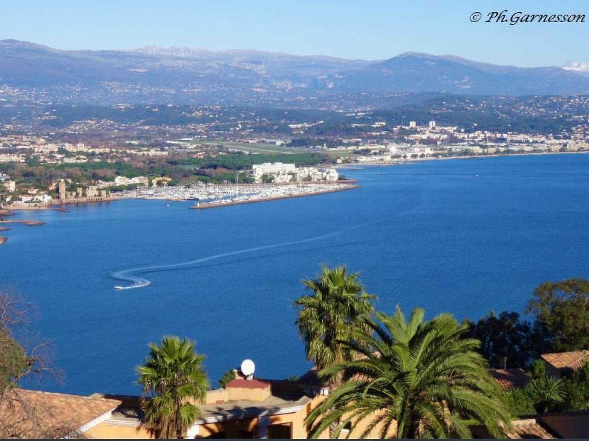 Wohnung panoramischer Meerblick, Schwimmbad, Parkplatz-Binnen