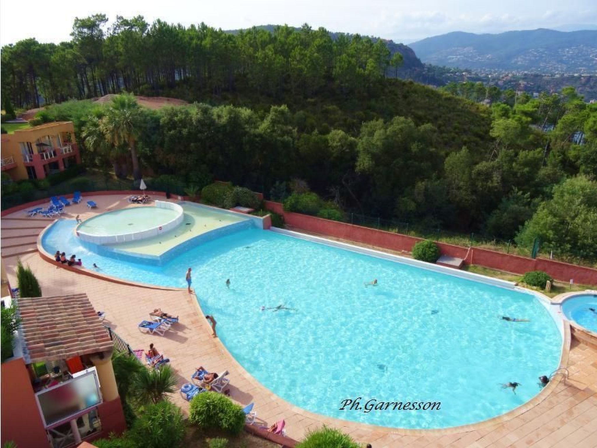 Wohnung panoramischer Meerblick, Schwimmbad, Parkplatz-Binnen