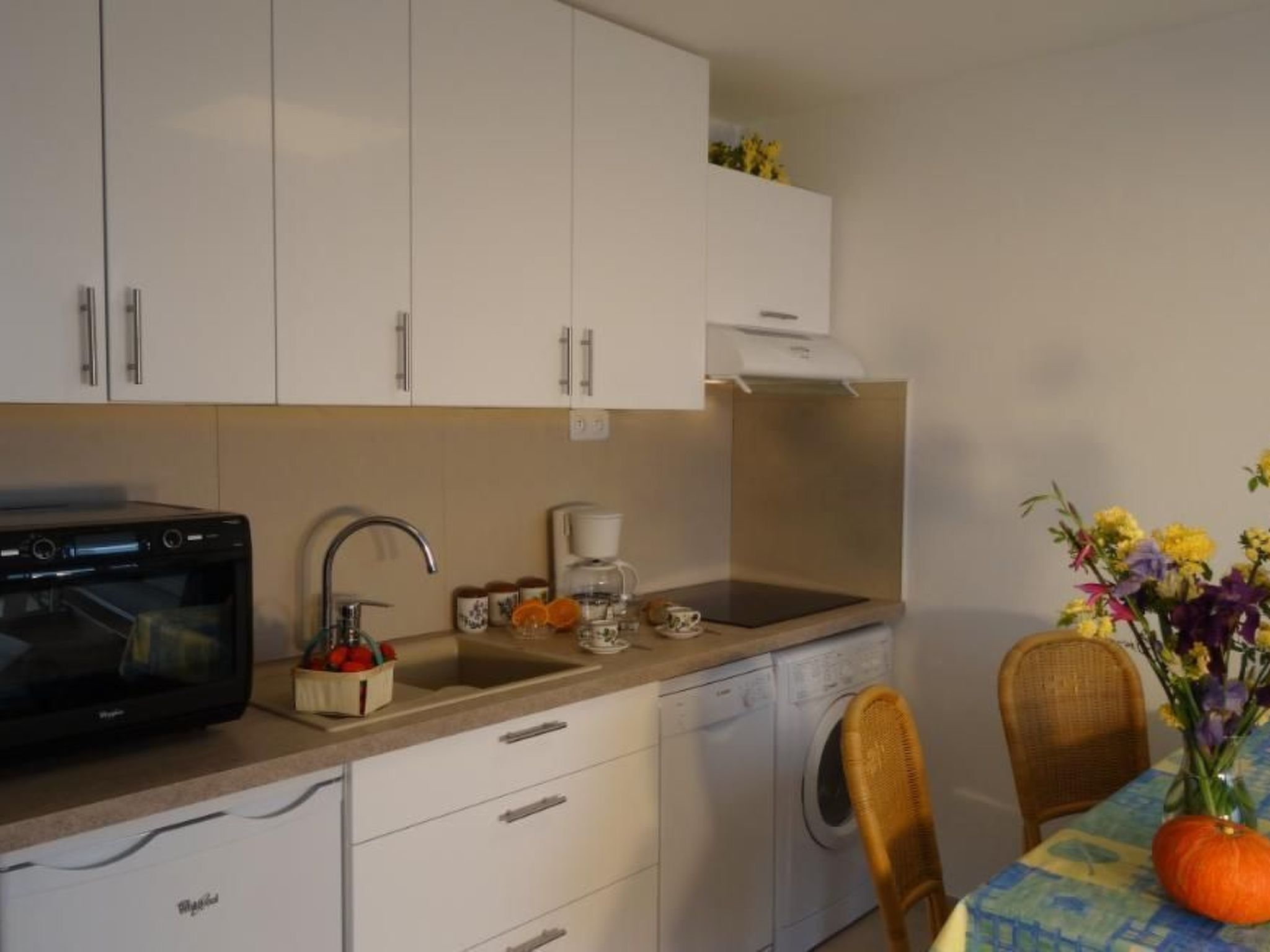 Wohnung panoramischer Meerblick, Schwimmbad, Parkplatz-Binnen