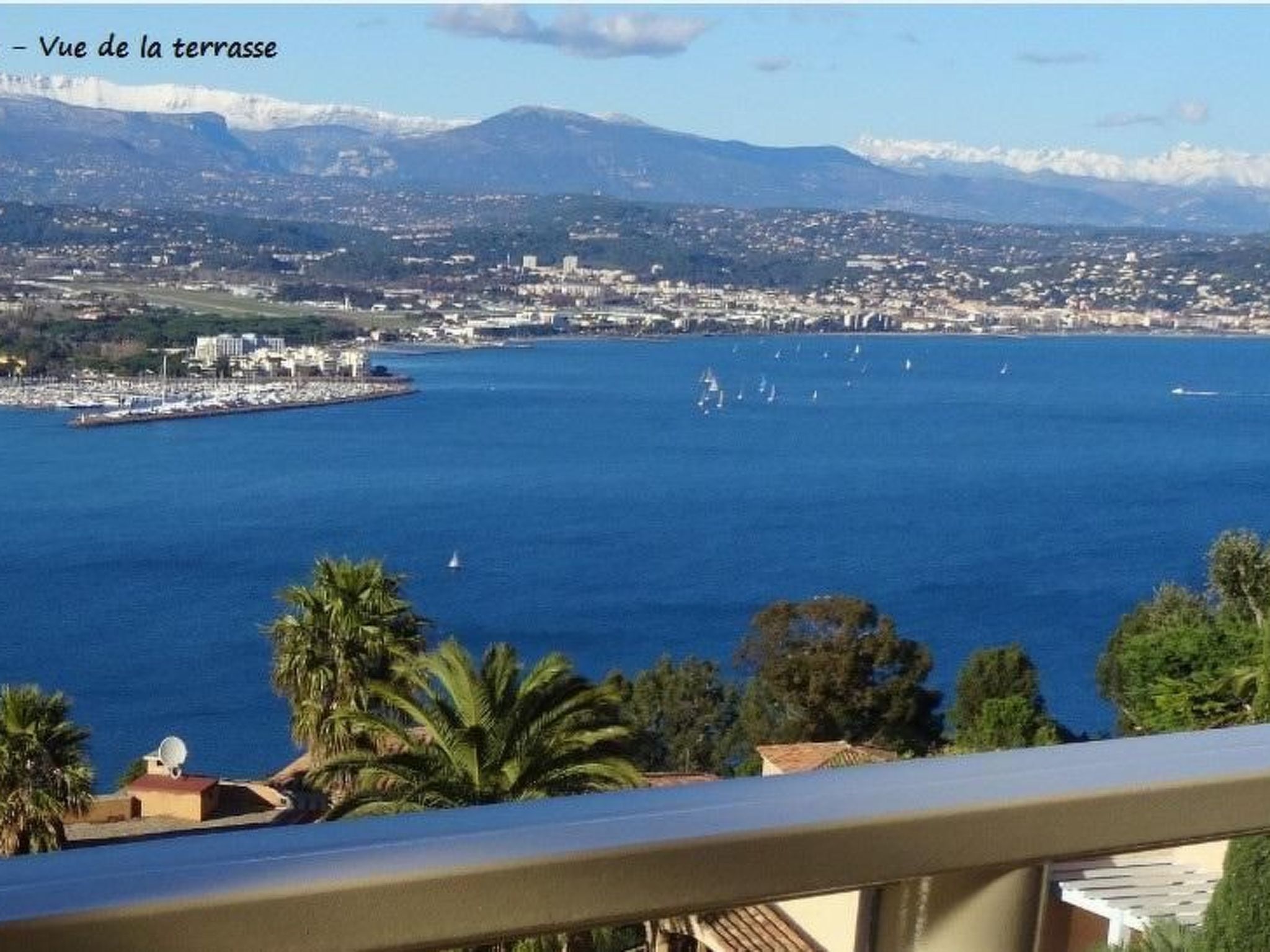 Wohnung panoramischer Meerblick, Schwimmbad, Parkplatz-Binnen