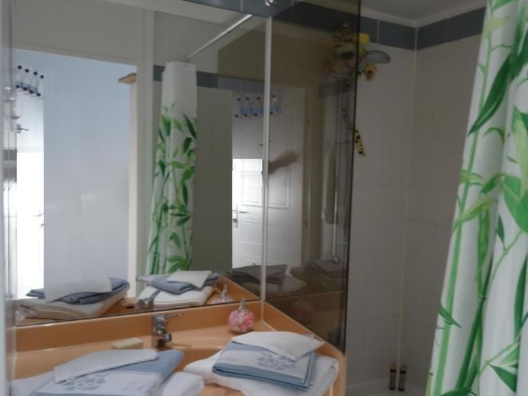 Wohnung panoramischer Meerblick, Schwimmbad, Parkplatz-Binnen