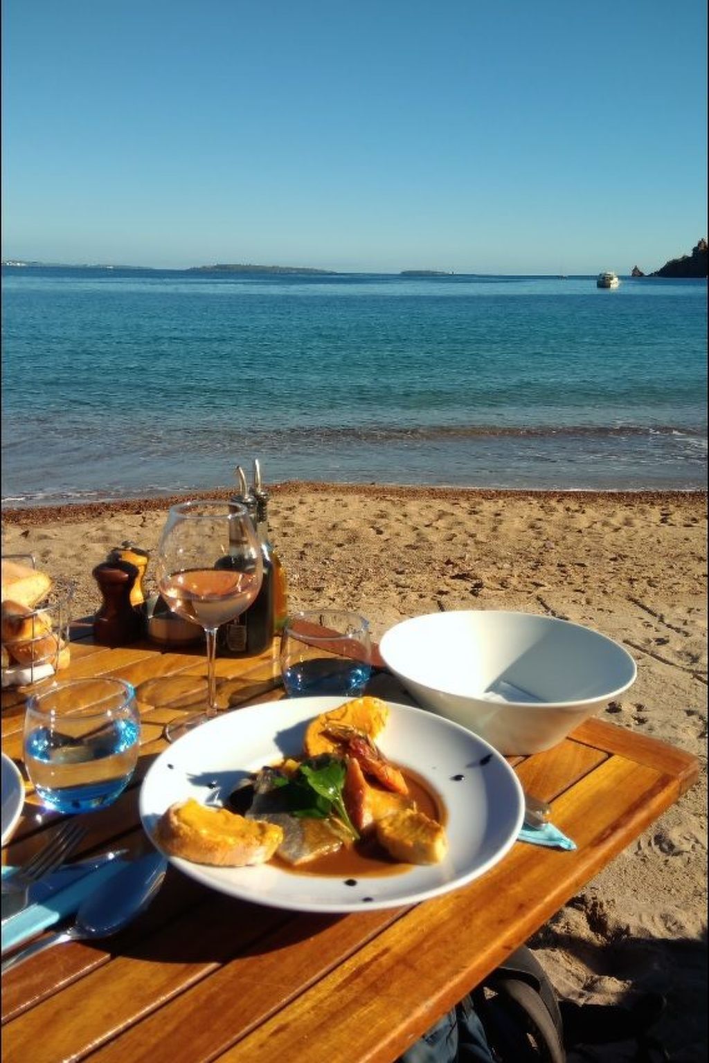 Wohnung panoramischer Meerblick, Schwimmbad, Parkplatz-Binnen