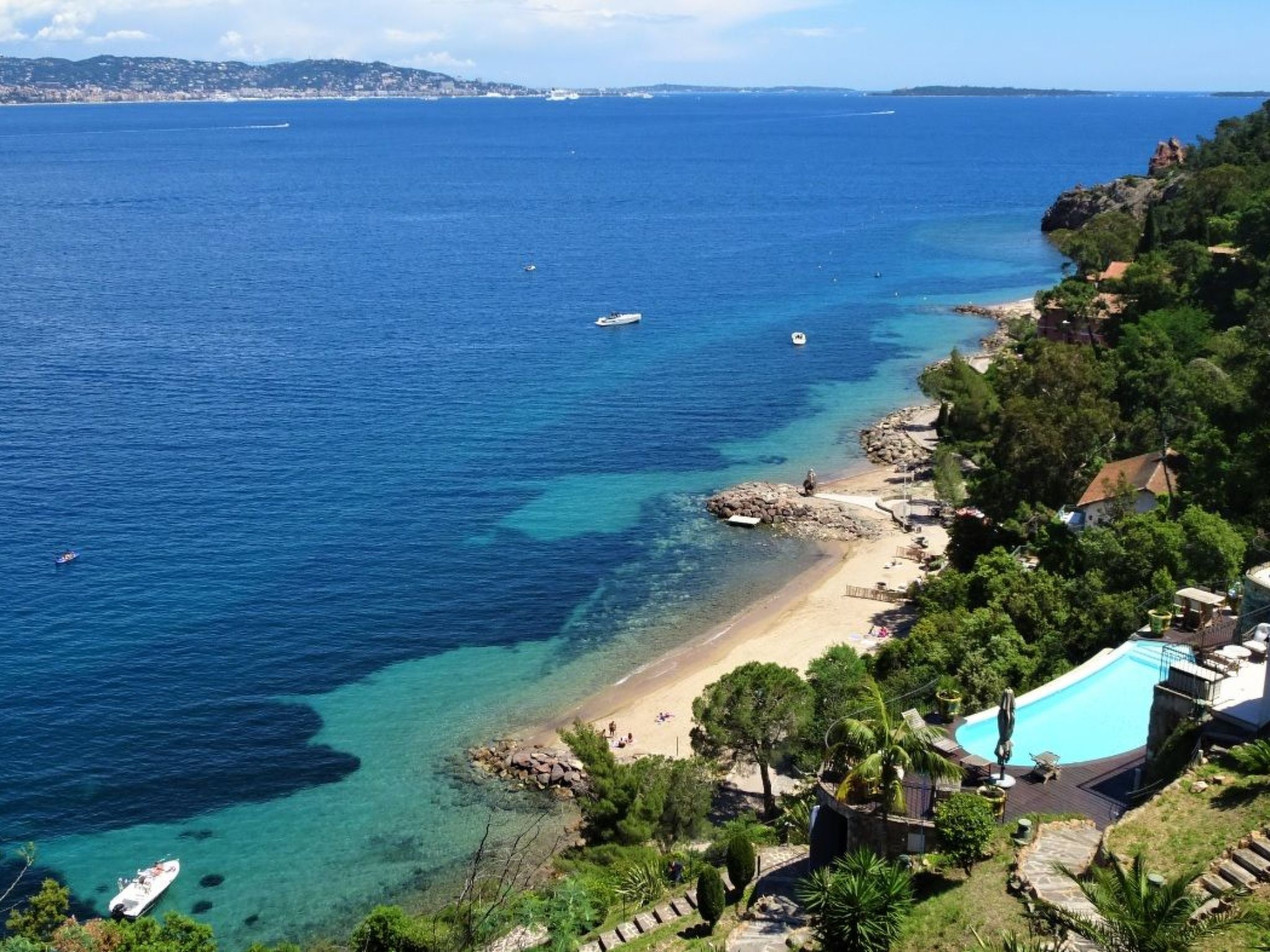 Wohnung panoramischer Meerblick, Schwimmbad, Parkplatz-Binnen