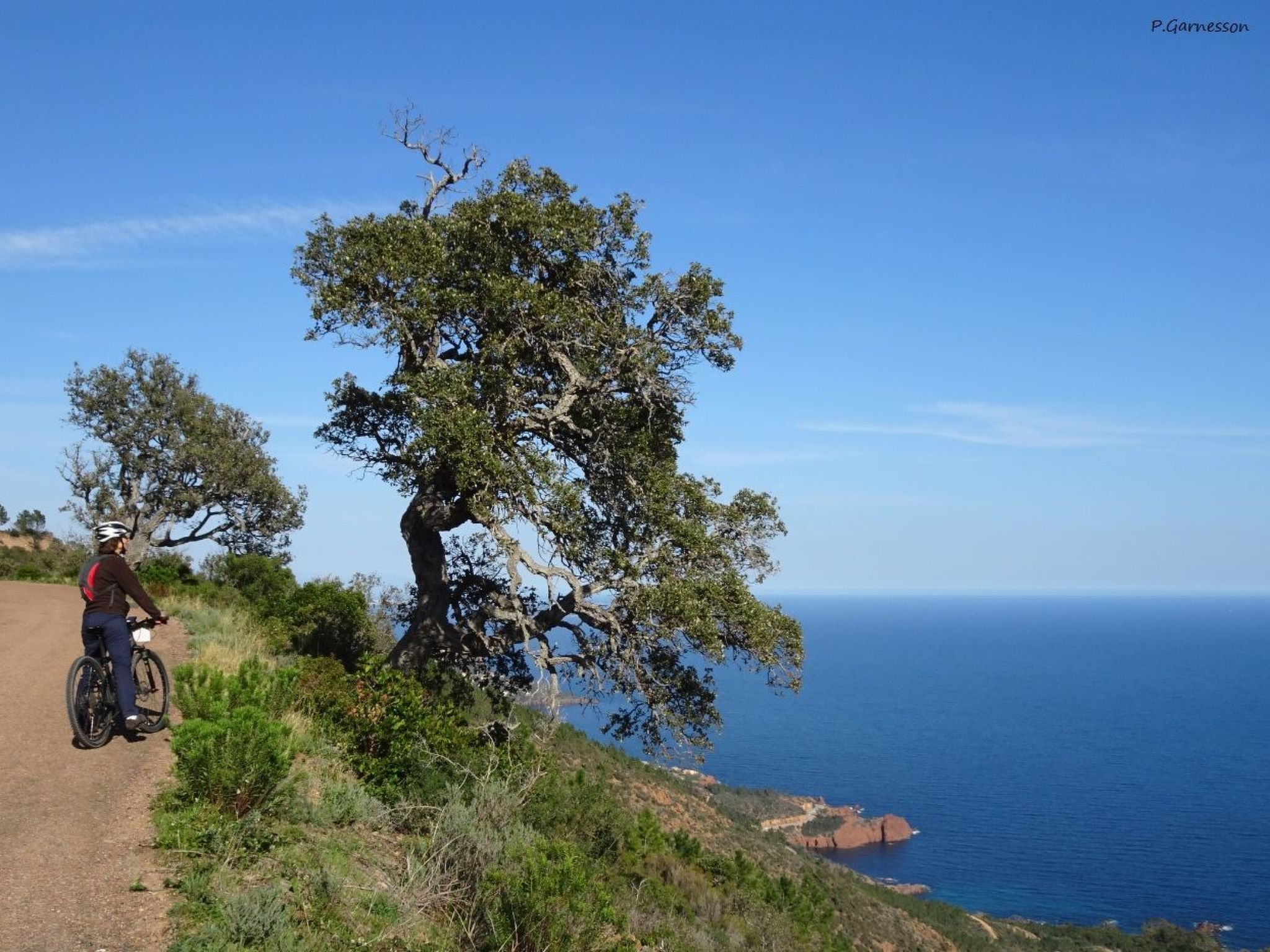 Wohnung panoramischer Meerblick, Schwimmbad, Parkplatz-Binnen