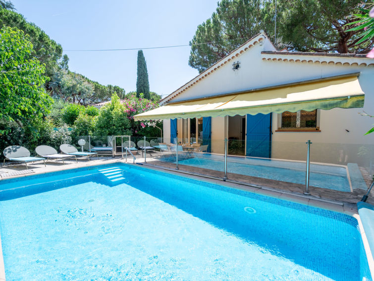 Search and Stay destination Mandelieu-la-Napoule, Provence-Alpes-Côte d'Azur - France from AU$ 659. La Vigne