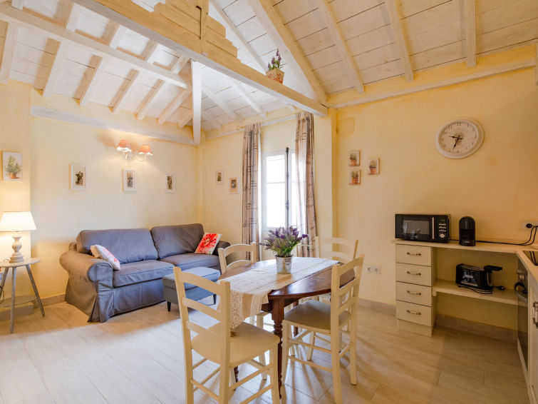Search and Stay destination La Roquette-sur-Siagne, Provence-Alpes-Côte d'Azur - France from AU$ 126. Elena
