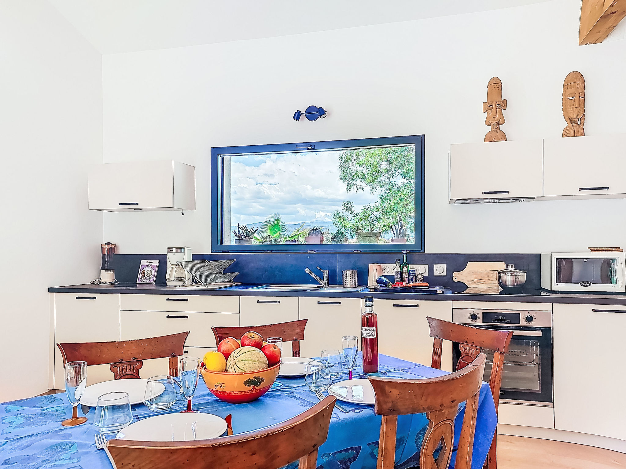 LOUCEOU - Inside