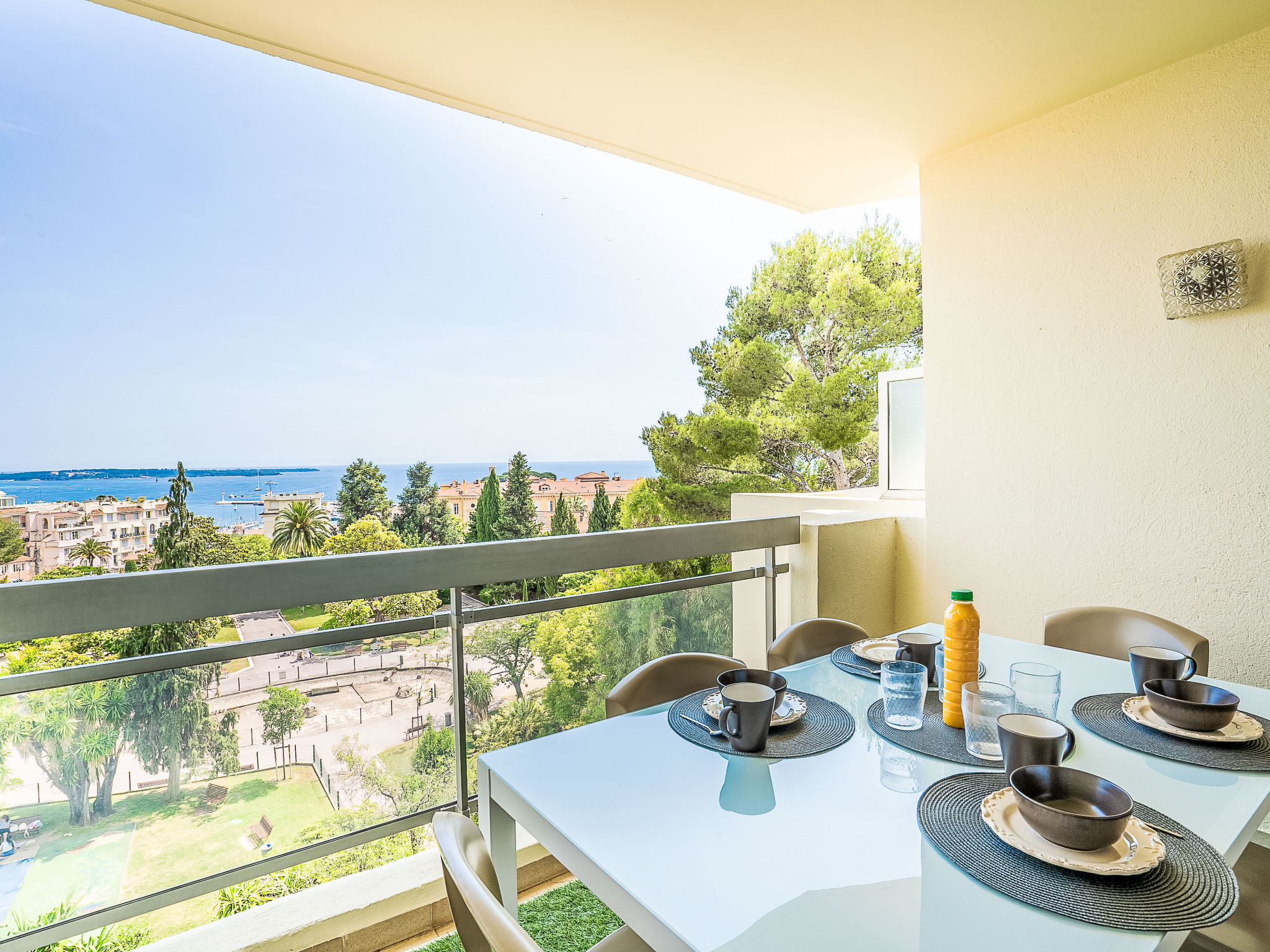 Cannes Parc-Buiten