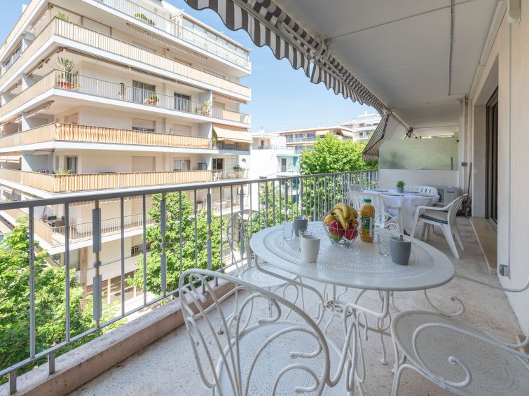 Le Valencia Apartment in Cannes