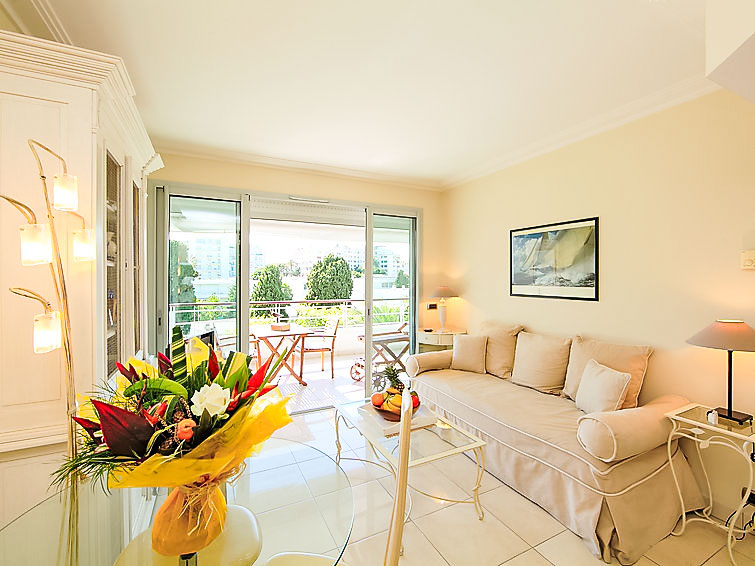 Search and Stay destination Cannes, Provence-Alpes-Côte d'Azur - France from AU$ 218. Cristal Croisette