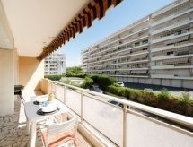 Knus appartement in Cannes la Bocca, vlakbij het strand en de bergen - thumbnail 1