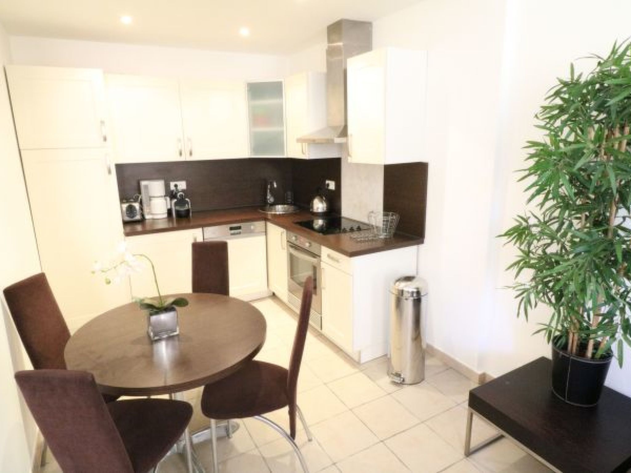 Photo of 1 bedroom, 2 mins from the Palais. Joffre 263