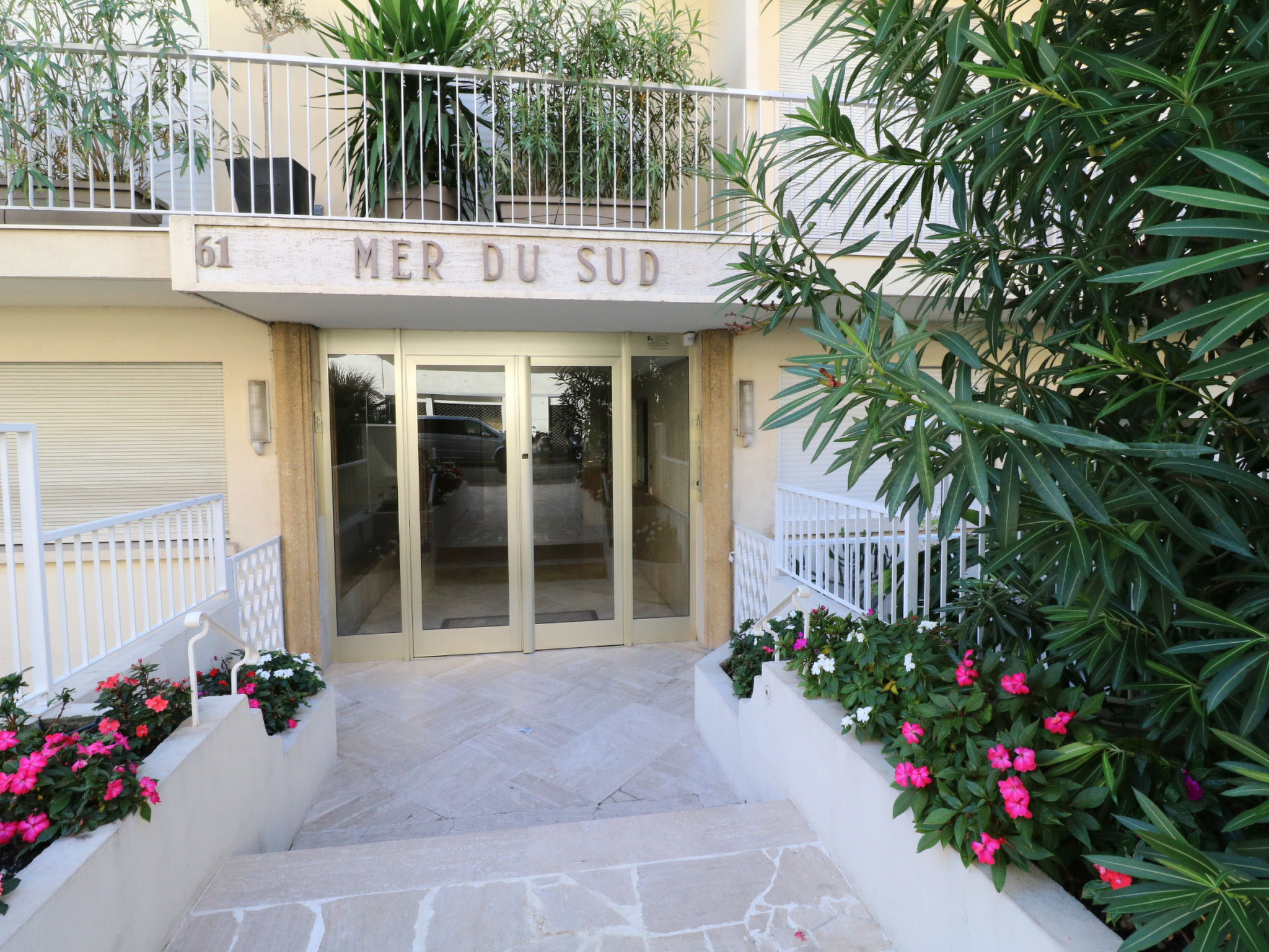 Photo of Amazing sea view 2 bedroom front of the beach 303