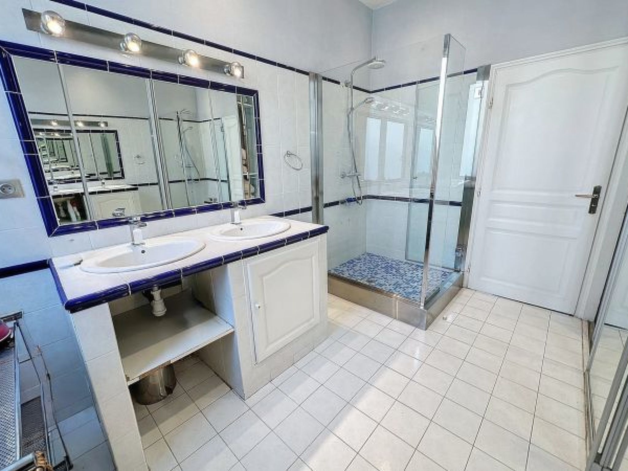 Photo of FR8650.611.1