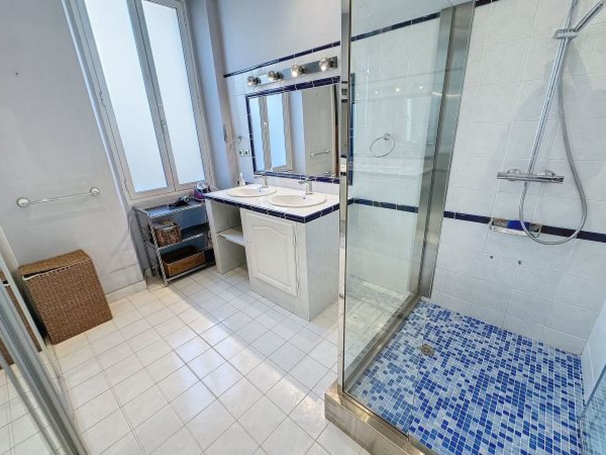 Photo of FR8650.611.1