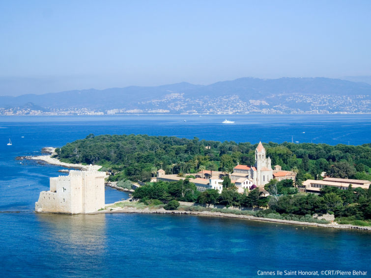 Photo of Cannes Bay