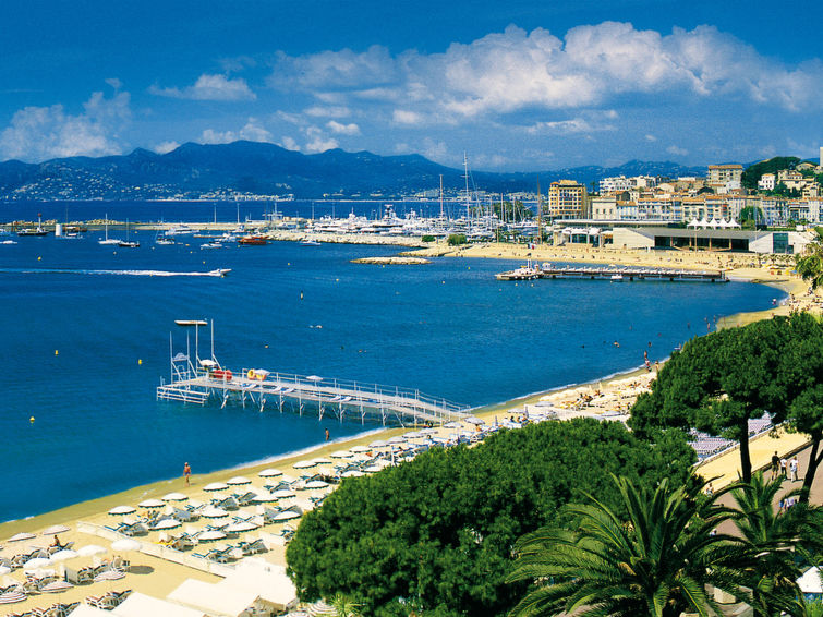 Photo of Cannes Bay