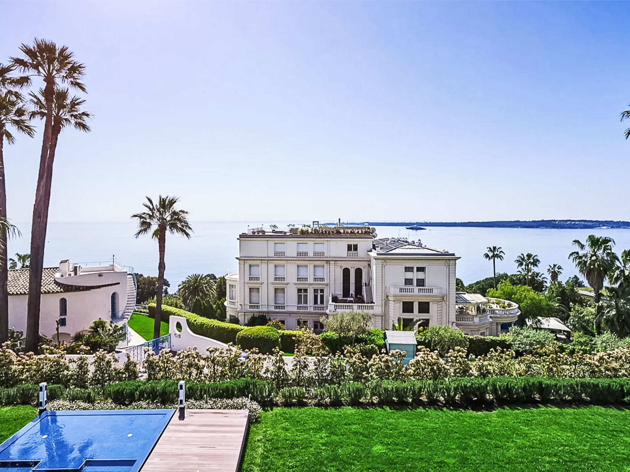 Photo of Lumière in Cannes Californie