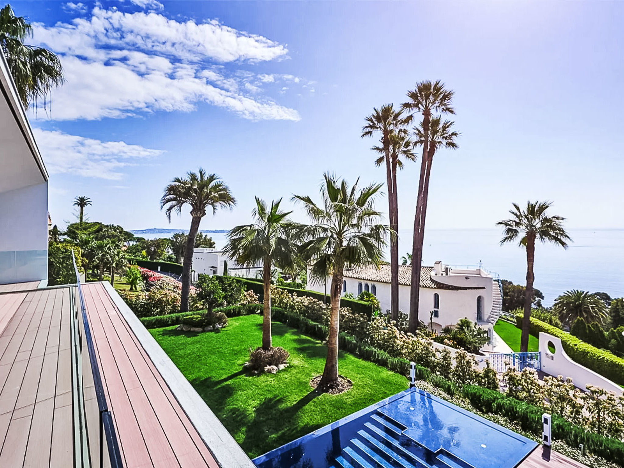 Photo of Lumière in Cannes Californie