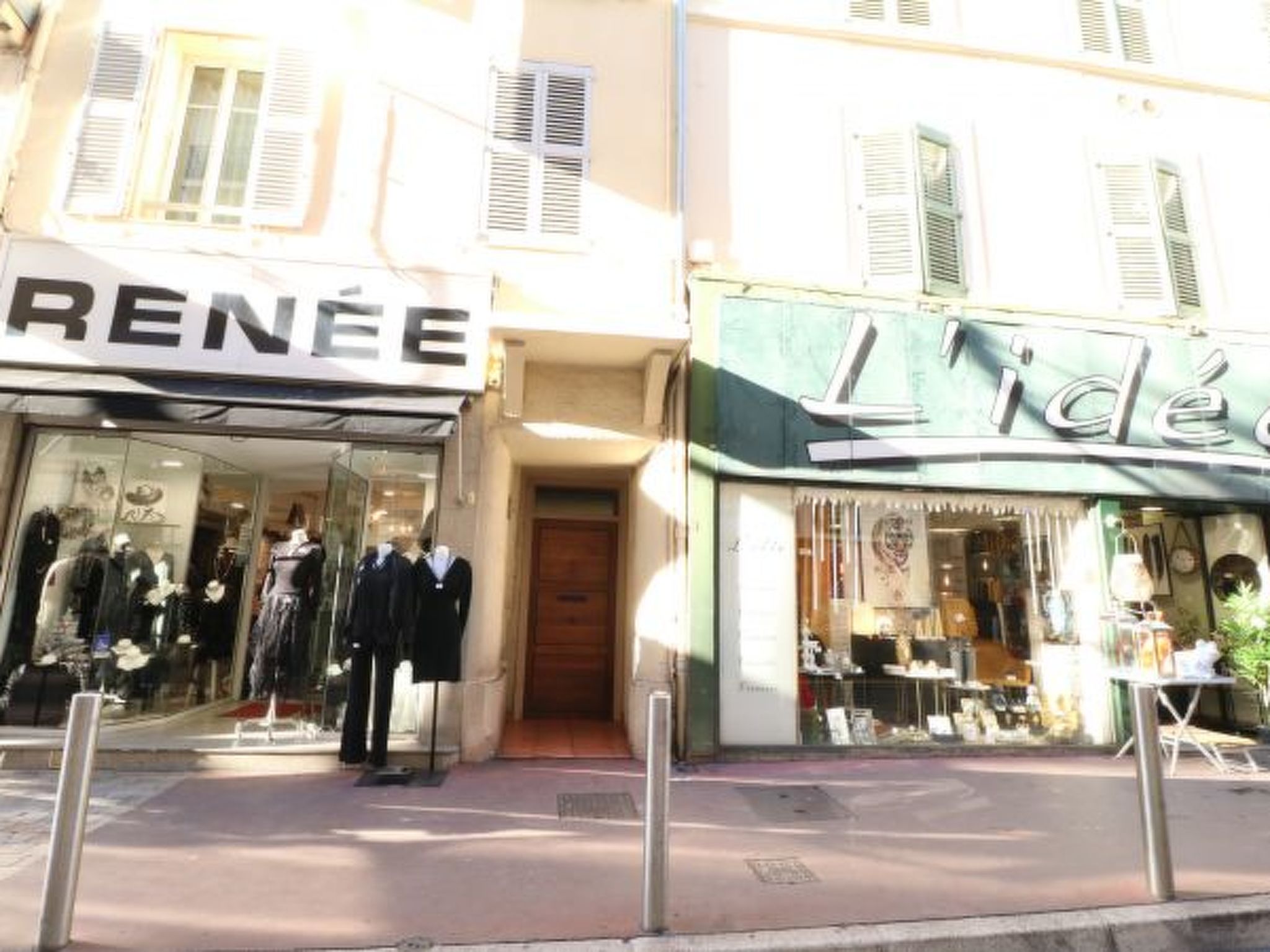 Photo of Central 1 bedroom Riouffe 206 2 mins from Palais