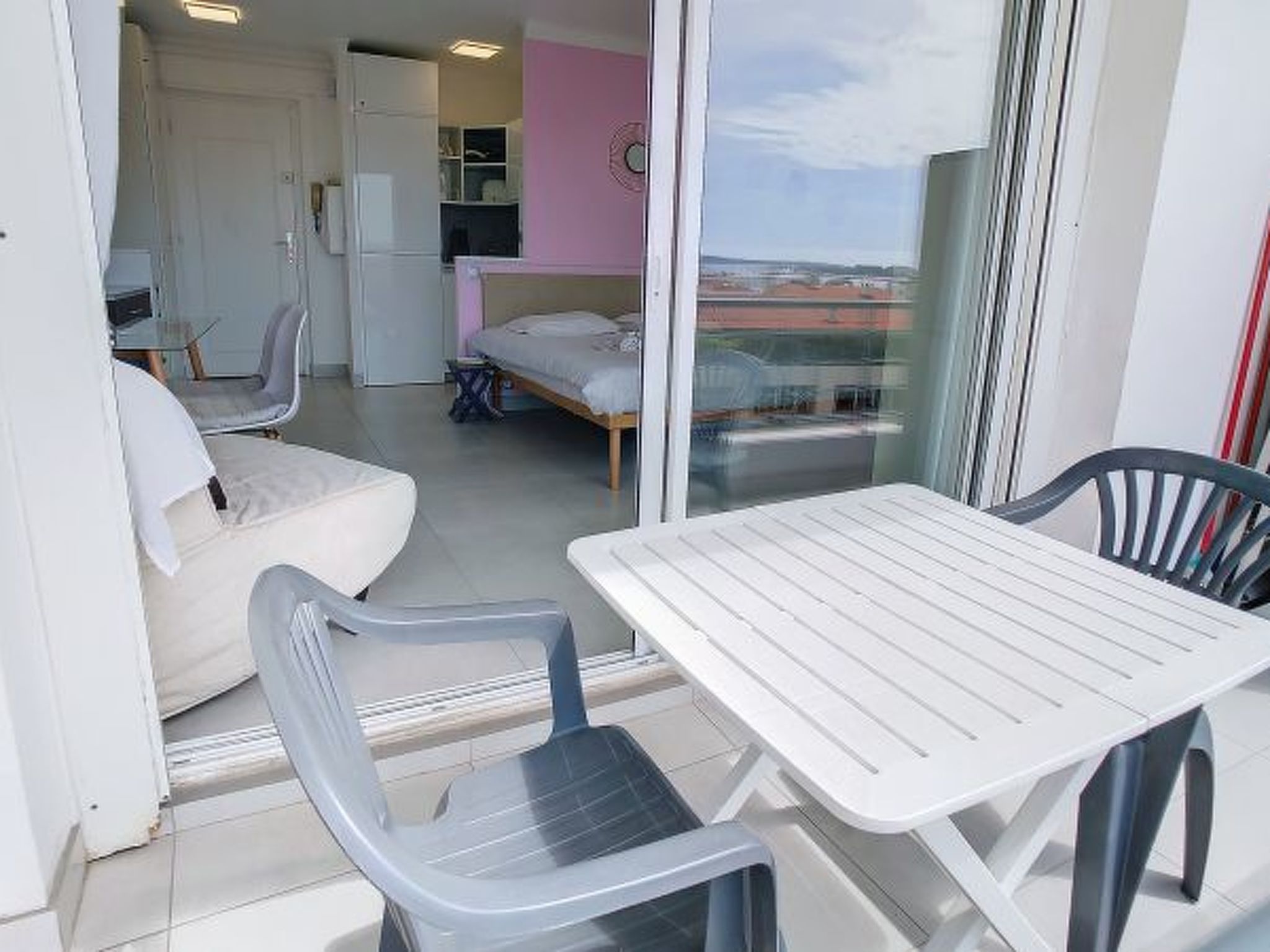 Photo of Lovely, modern studio with sea view 117