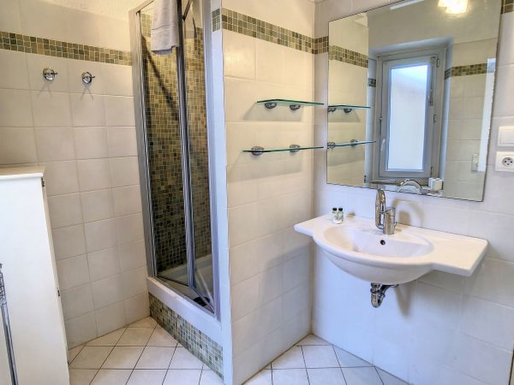 Photo of 1 bedroom, 6 min from the Palais, great view. 220