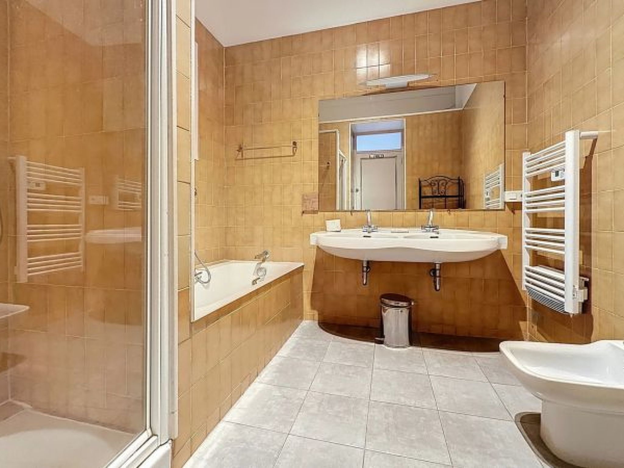 Photo of 2 bedroom Forville 8 mins to the Palais 328