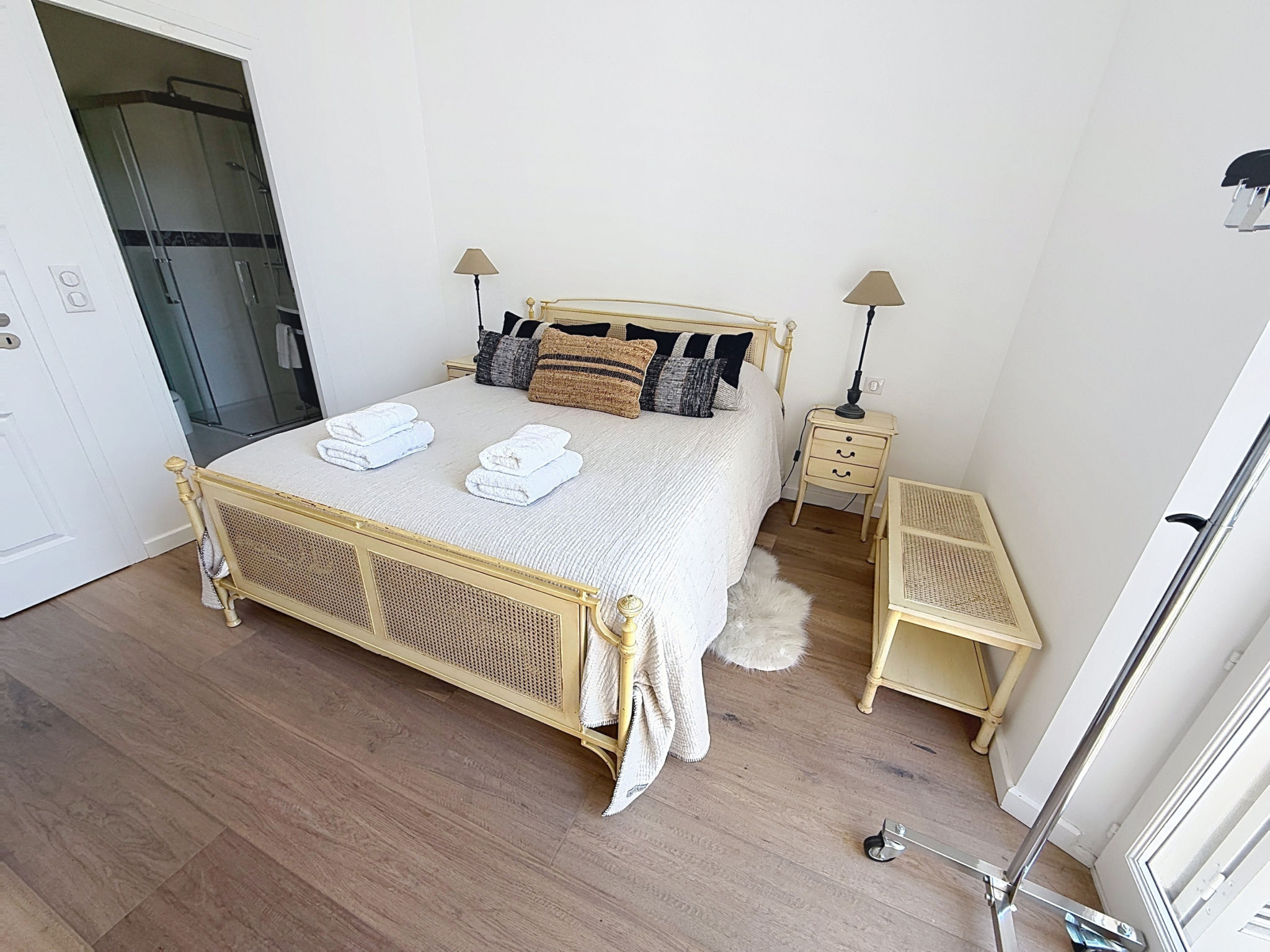Photo of FR8650.718.1