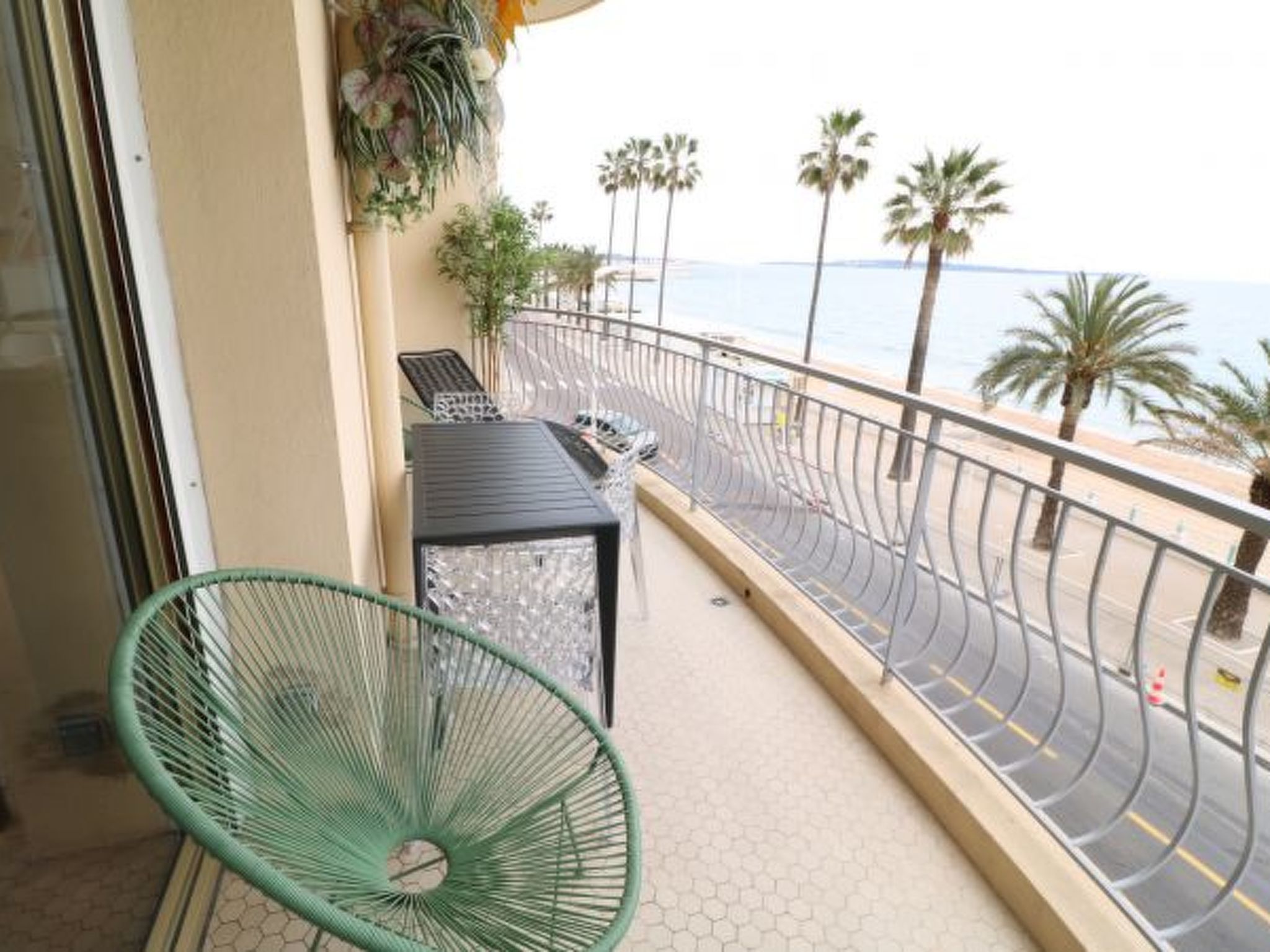 Photo of 3 bedroom facing the beach 401