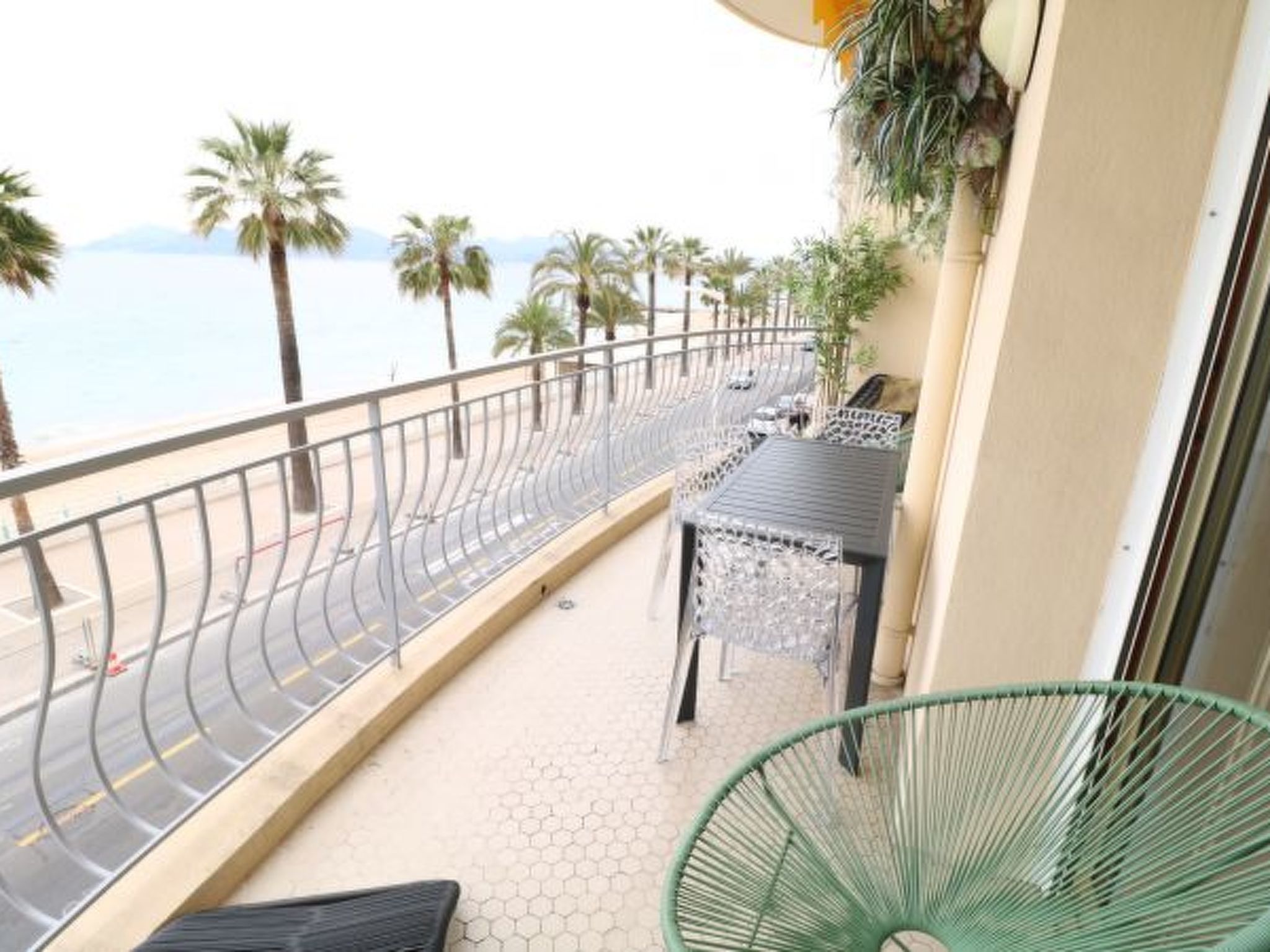 Photo of 3 bedroom facing the beach 401