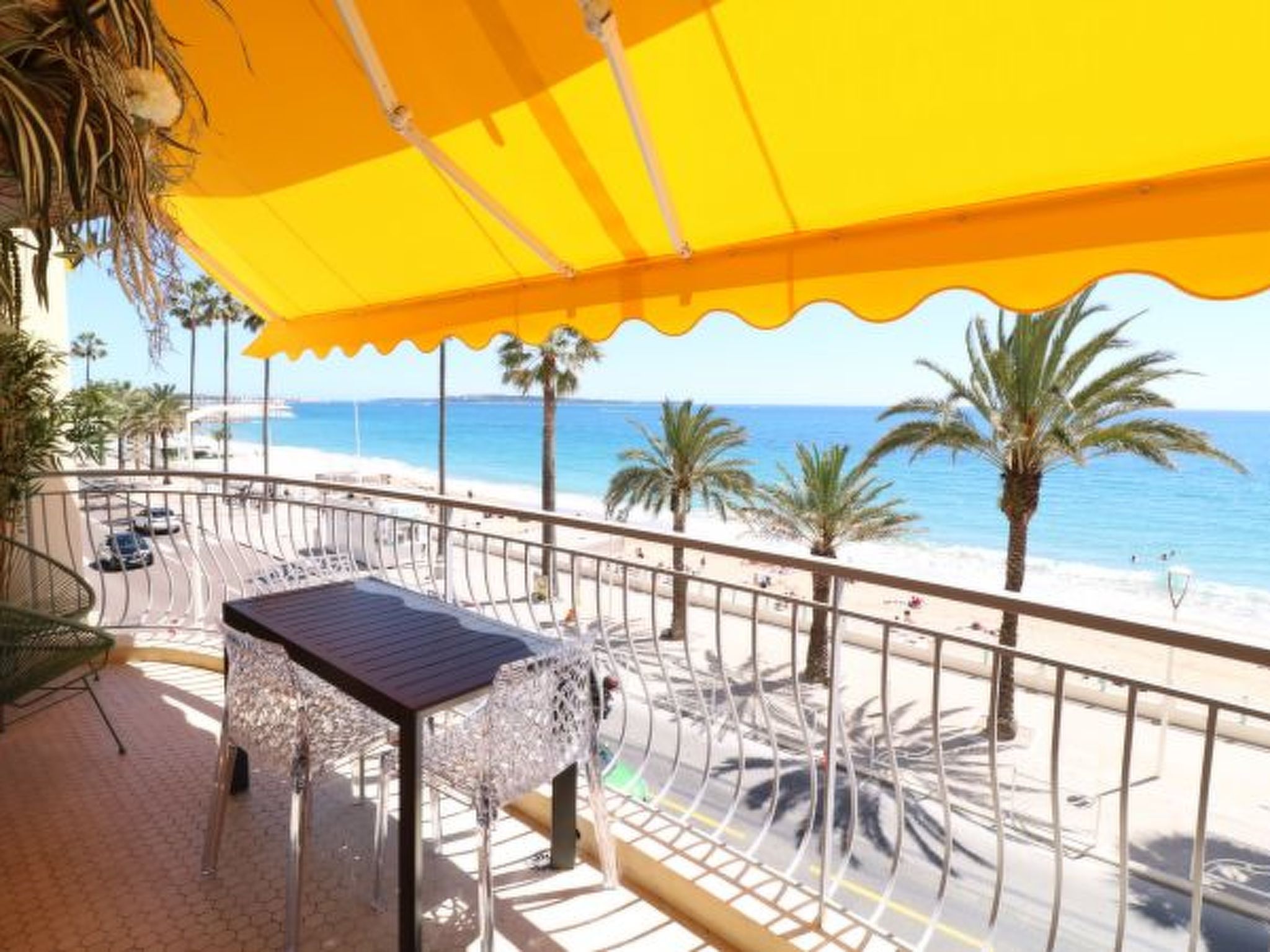 Photo of 3 bedroom facing the beach 401