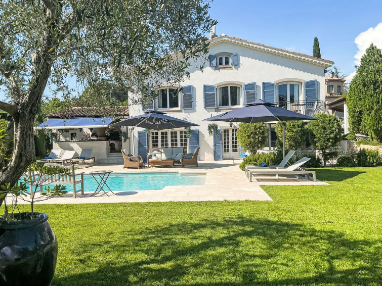 8-persoons vakantiehuis in Mougins met verwarmd zwembad in Mougins