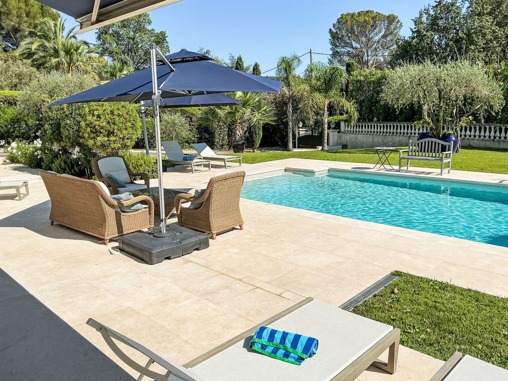 Villa mit privatem Pool und Fitnessraum