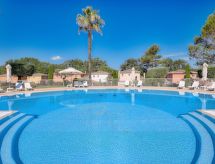 Moderne Wohnung in Mougins mit eigenem Garten
