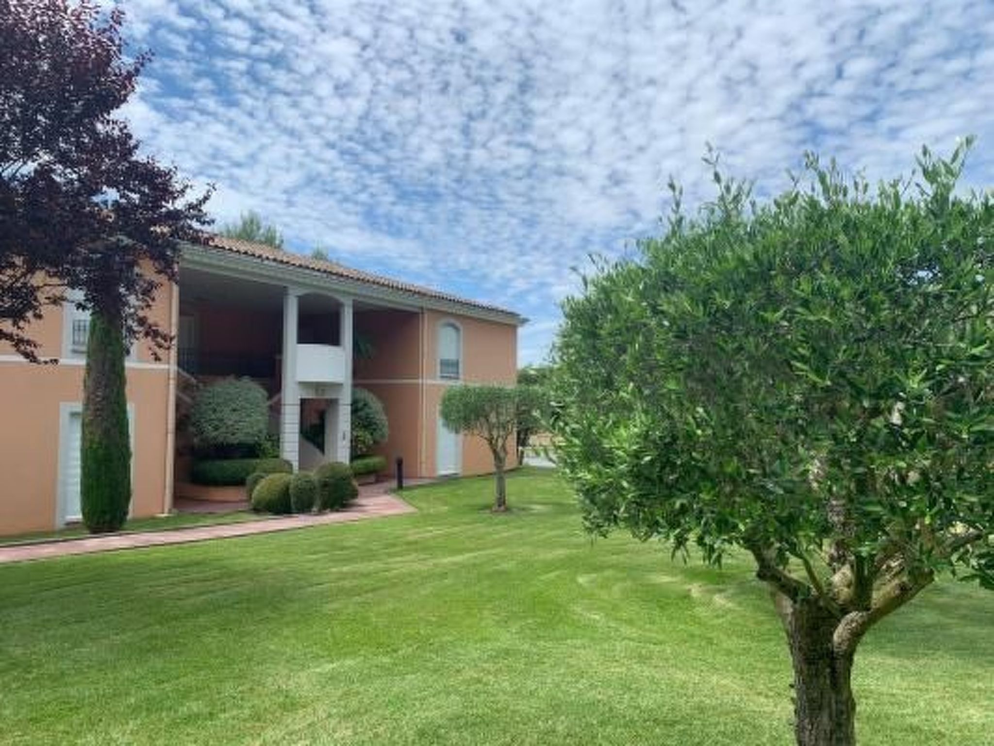 Moderne Wohnung in Mougins mit eigenem Garten-Binnen